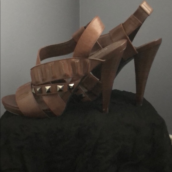 Bcbg brown sandal. - Picture 1 of 5